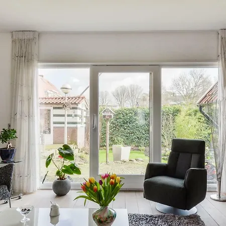Spacious Family Apartment Halfweg