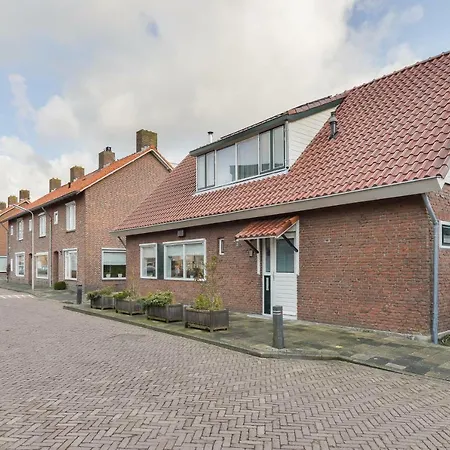 Spacious Family Apartment Halfweg