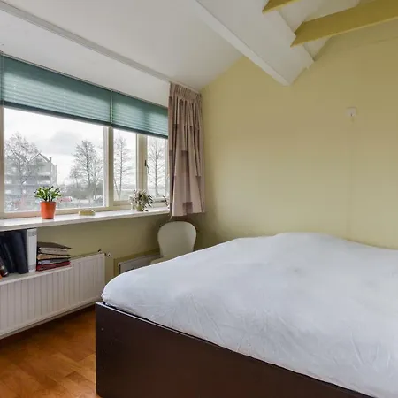 Spacious Family Apartment Halfweg